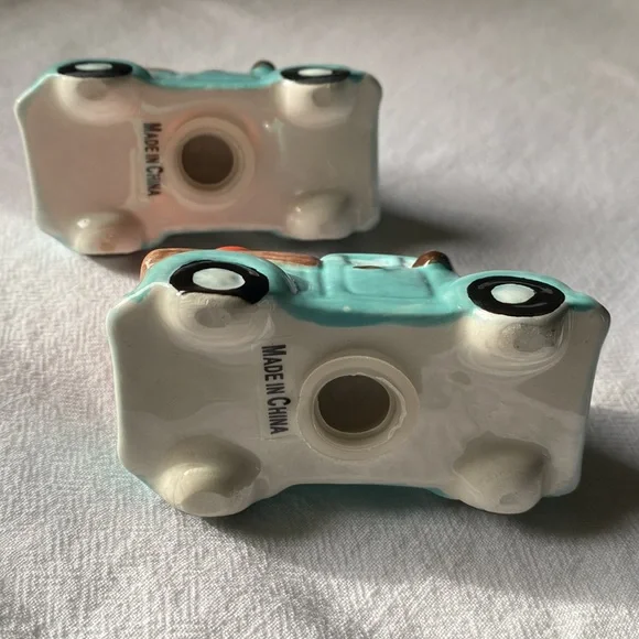 🎃Fall🎃Salt & Pepper Shakers - Picture 2 of 2